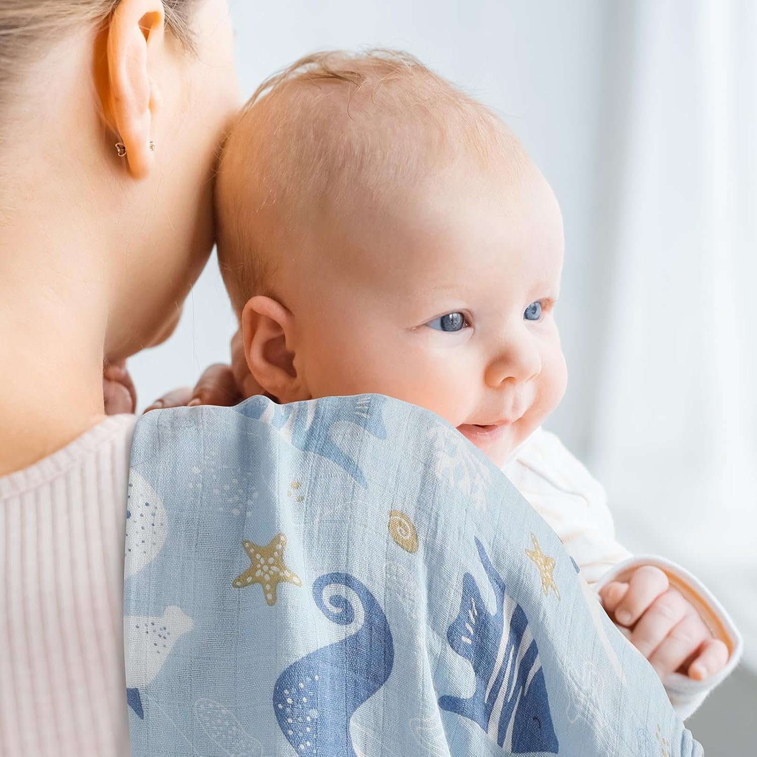 Baby Bath Towel Size Guide: What Size and Material Is Best for Newborns?
